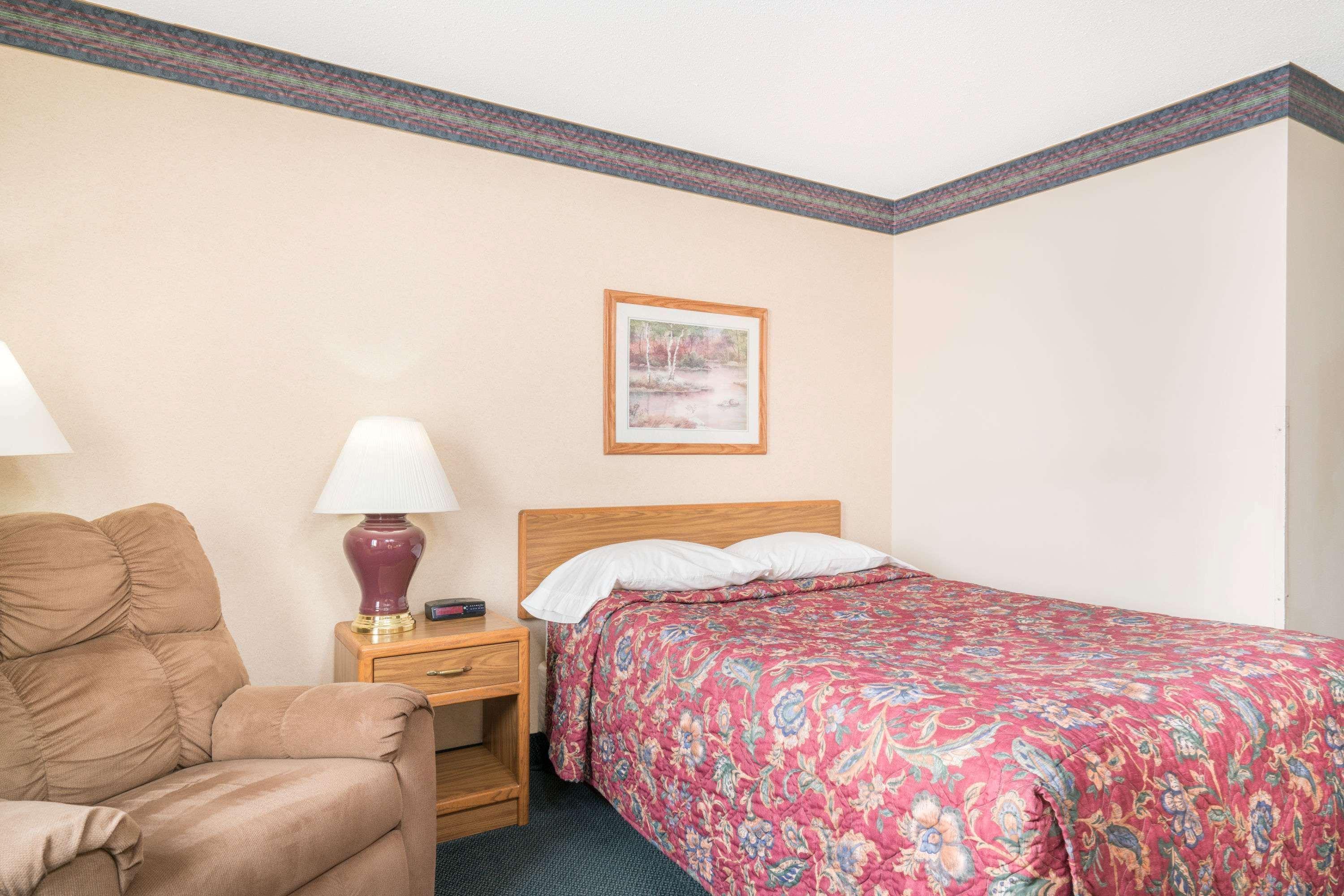 Super 8 By Wyndham Superior Wi Hotel Buitenkant foto