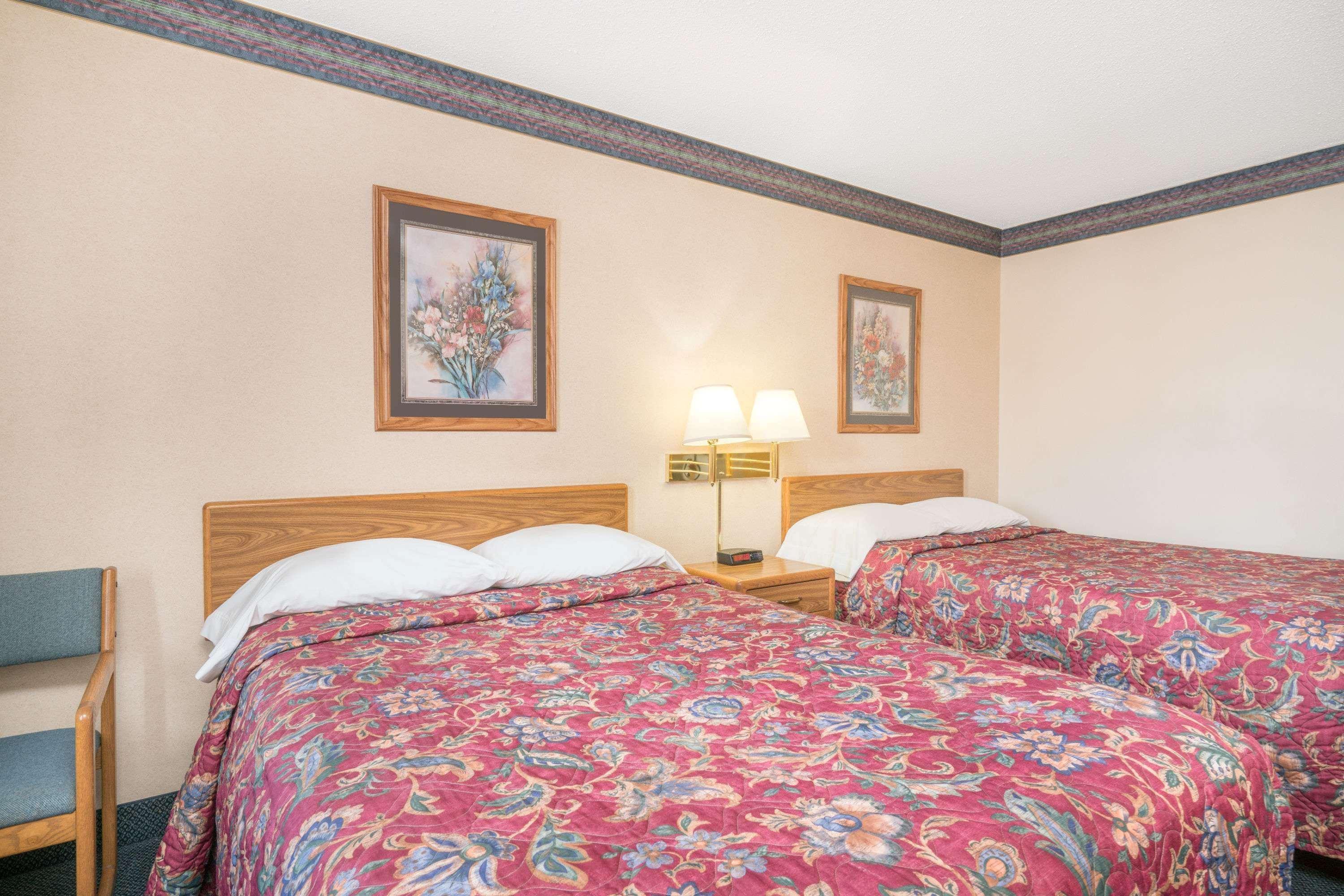 Super 8 By Wyndham Superior Wi Hotel Buitenkant foto