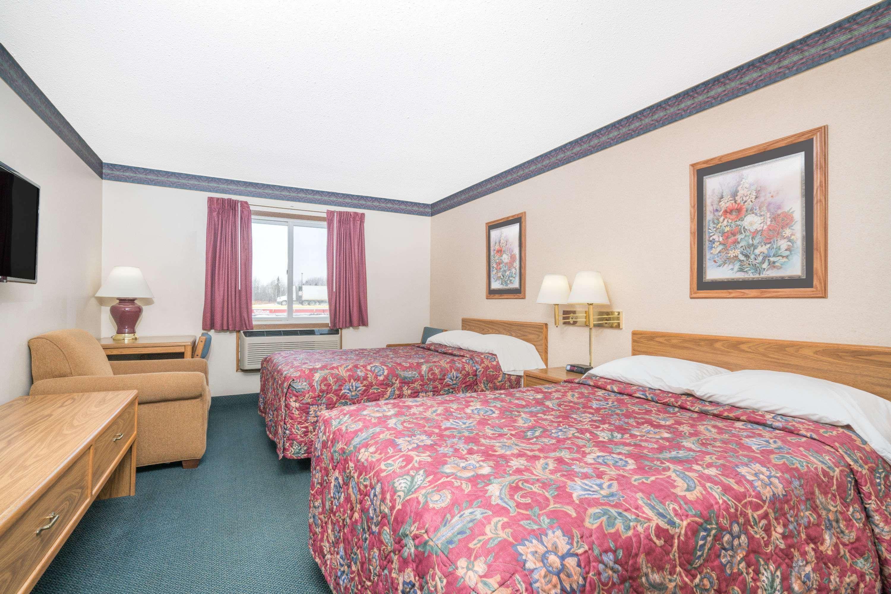 Super 8 By Wyndham Superior Wi Hotel Buitenkant foto