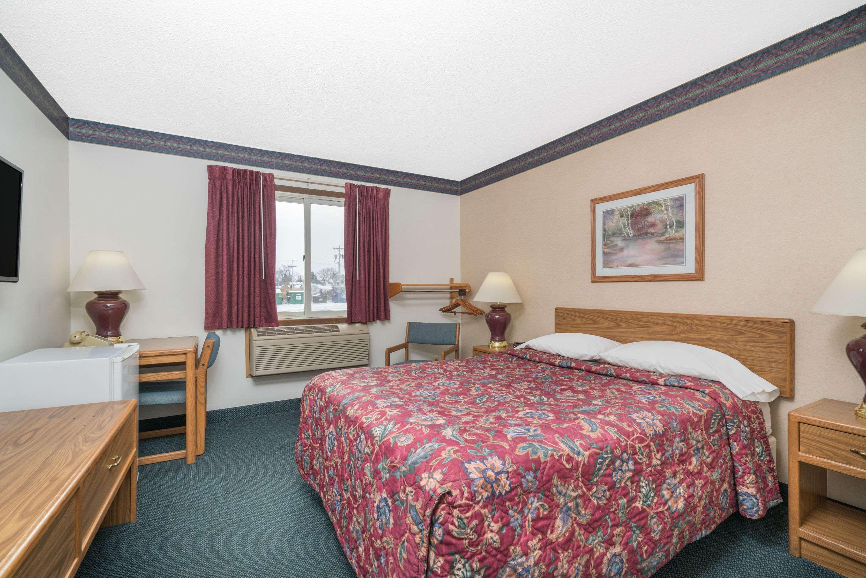 Super 8 By Wyndham Superior Wi Hotel Buitenkant foto